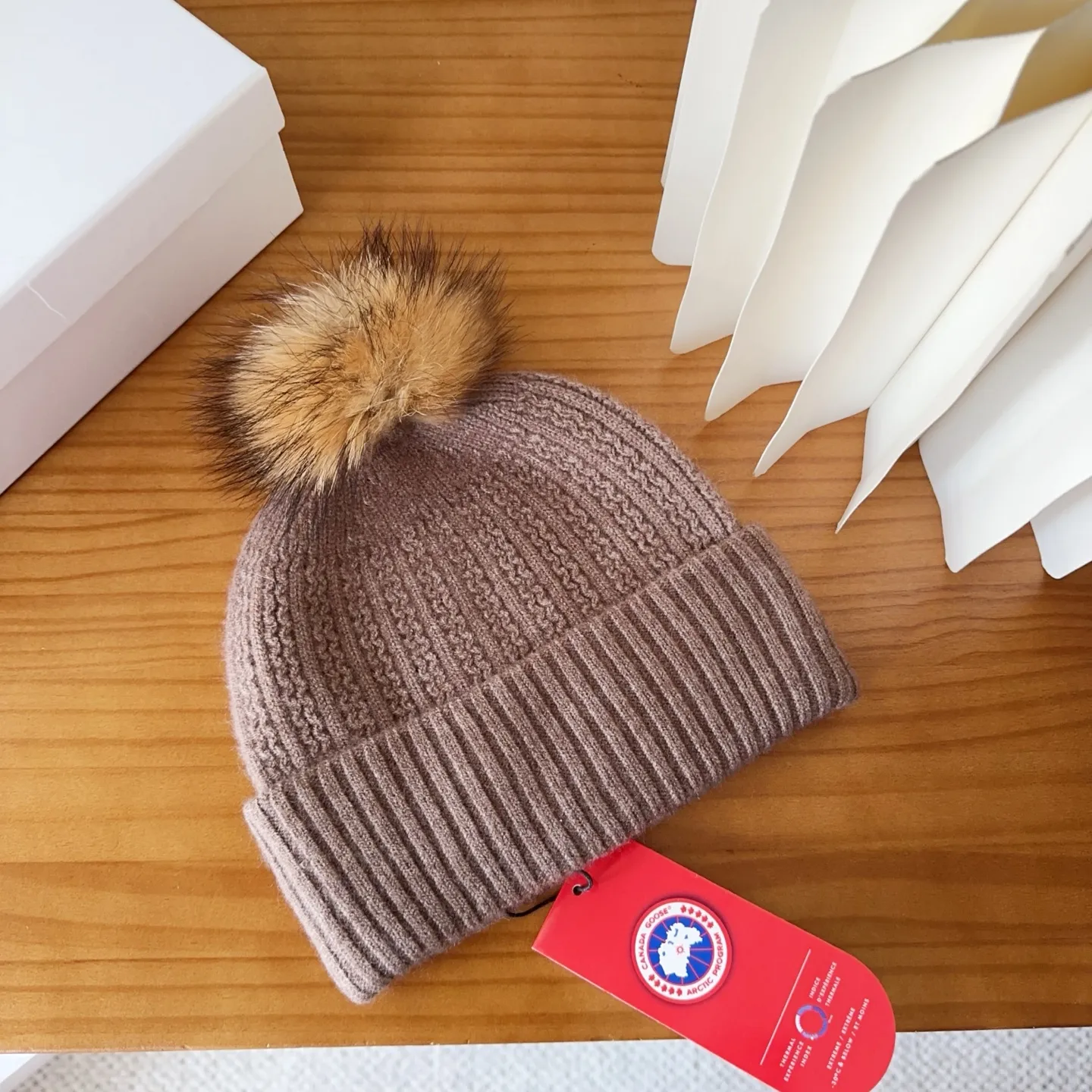💰74 CANADA GOOSE Canada Goose winter warm cashmere cold hat. Rabbit wool material, thick feel, not easy to deform. Fashionable and versatile couple hat, imported embroidery logo, cashmere cotton yarn, head circumference: 55-58cm